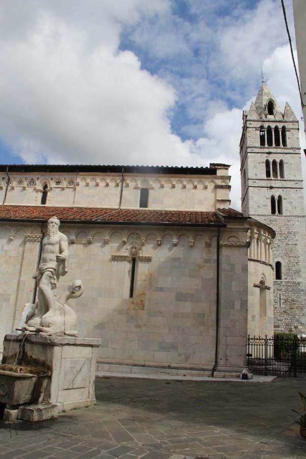 La Porta Sui Monti Di Luna Carrare Extérieur photo