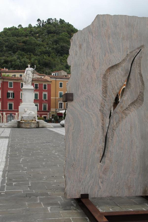 La Porta Sui Monti Di Luna Carrare Extérieur photo