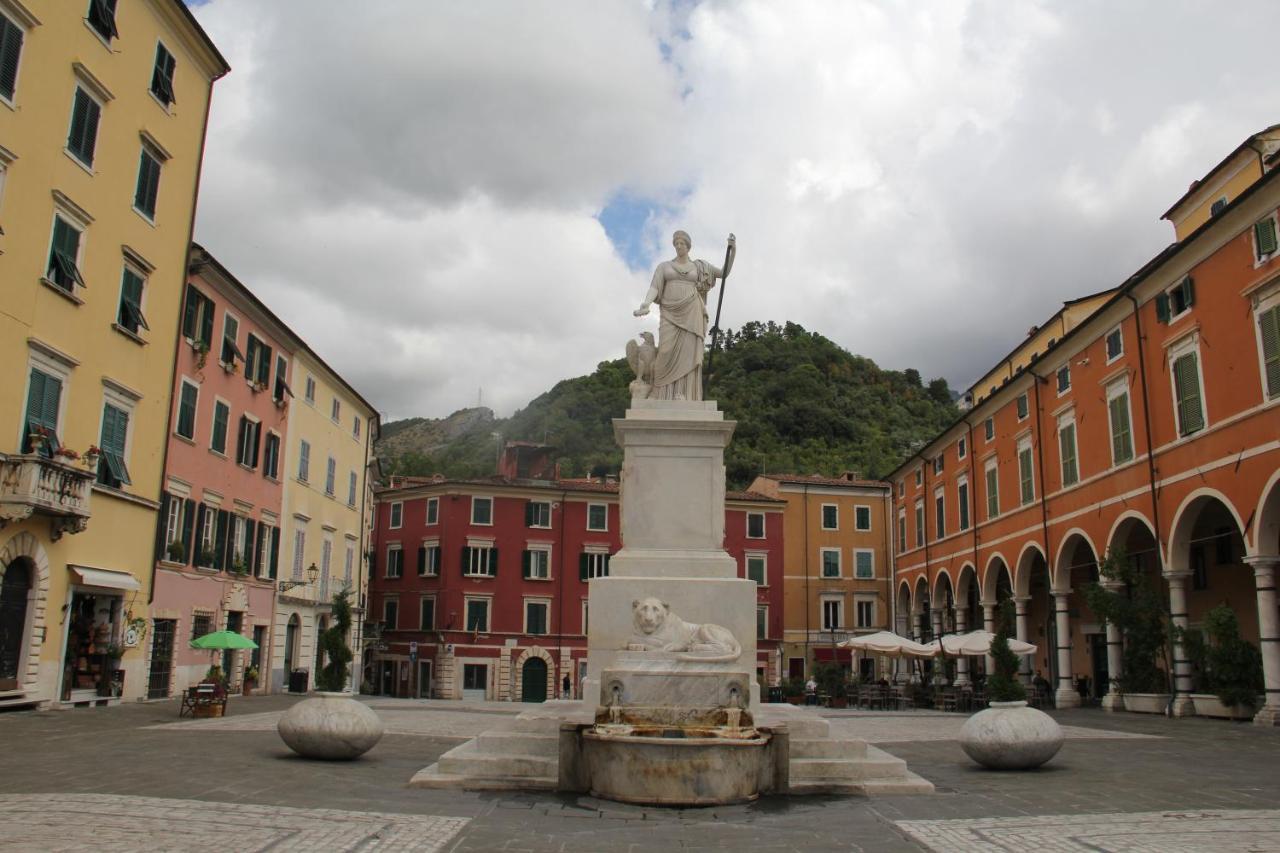 La Porta Sui Monti Di Luna Carrare Extérieur photo