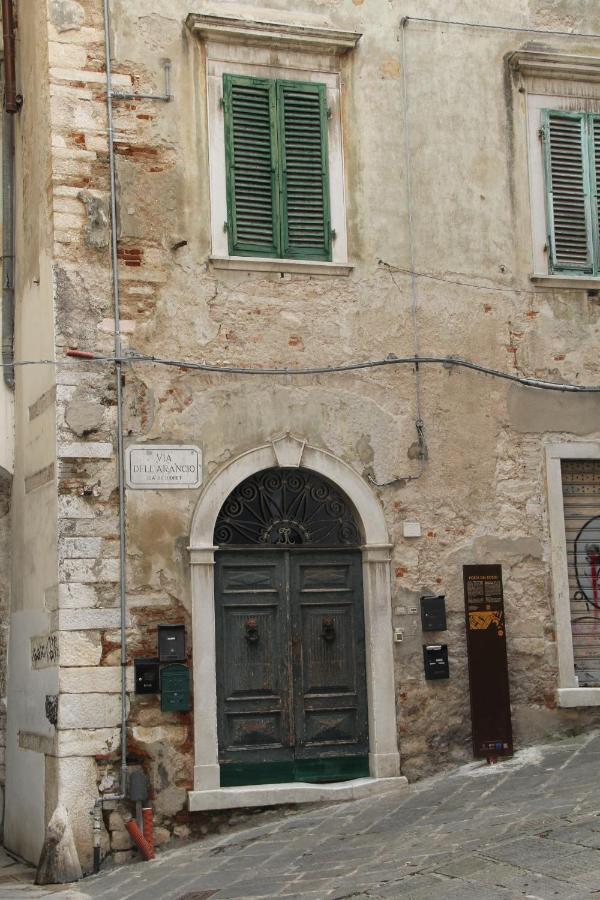 La Porta Sui Monti Di Luna Carrare Extérieur photo
